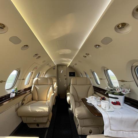 Открыть на весь экран Hawker 800XP 1